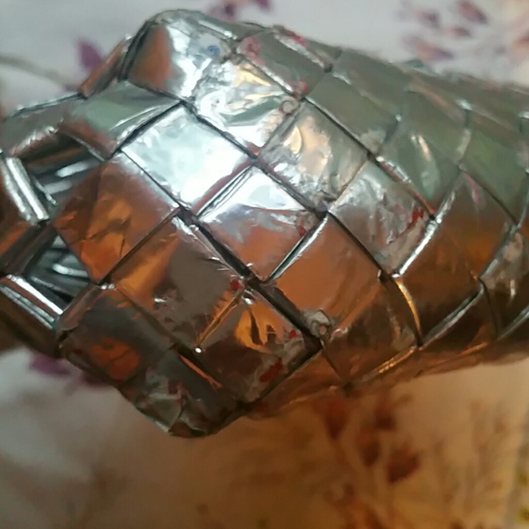 Silver gum wrapper tote bag. - Picture 4 of 7